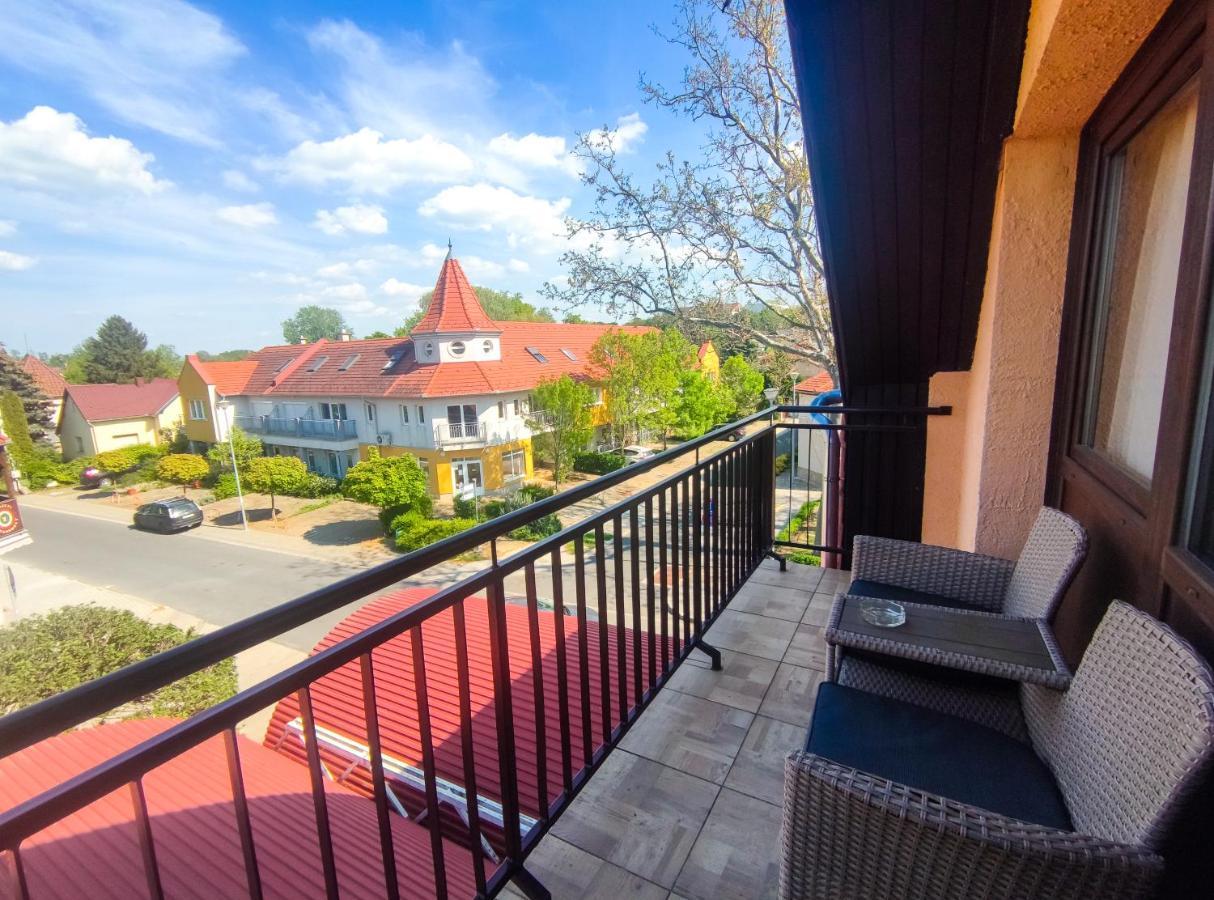 Viktoria Panzio Zamardi Hotel Exterior photo