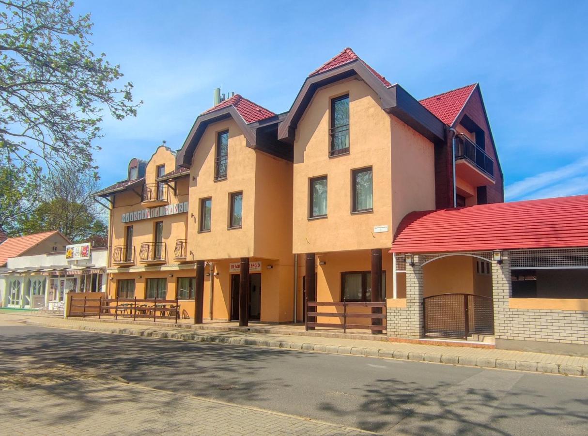 Viktoria Panzio Zamardi Hotel Exterior photo